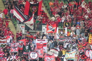Auch die Fans von Bayer Leverkusen mussten ums Weiterkommen im DFB-Pokal zittern