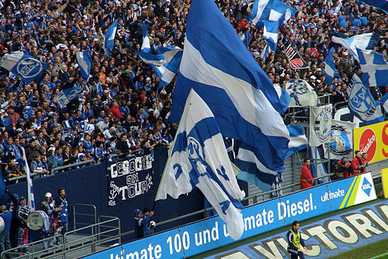 Schalke 04 siegt sich weiter - Mainz 05 scheidet aus