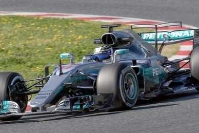 Mercedes-Pilot Bottas gewinnt Saisonfinale in Abu Dhabi vor Hamilton und Vettel