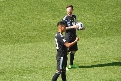 Argentiniens Torschützen unter sich: Lionel Messi (r.) und Marcos Rojo