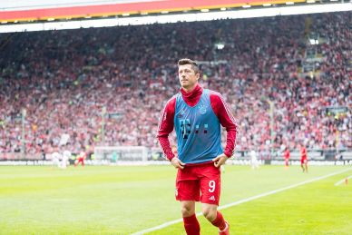 Robert Lewandowski mit 4 Toren bei Roter Stern Belgrad