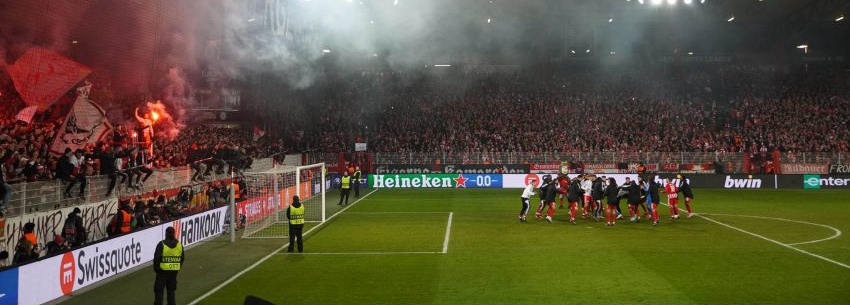Union Berlin gewinnt gegen Ajax Amsterdam - Bayer gegen Monaco weiter