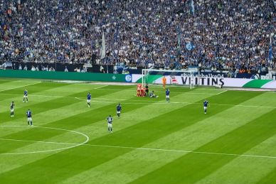 Fortuna Düsseldorf und Köln heiß auf Polter