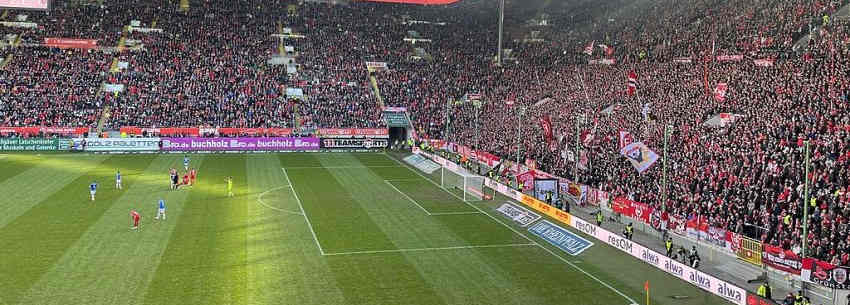 FC Augsburg und Düsseldorf heiß auf Puchacz