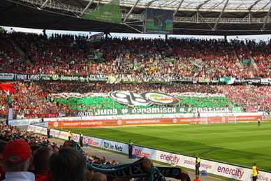 Fans von Hannover auf einen Sieg gegen den 1. FCK