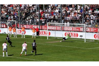 Hansa Rostock an Reichardt dran