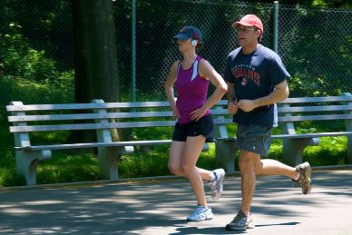 Slow-Jogging-Mit-vielen-kleinen-Trippelschritten-fit-werden