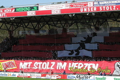 Die stimmungsvollen Fans von Union Berlin hoffen auf einen weiteren Heimsieg