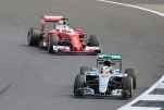 Hamilton siegt in Japan - Vettel muss früh aufgeben